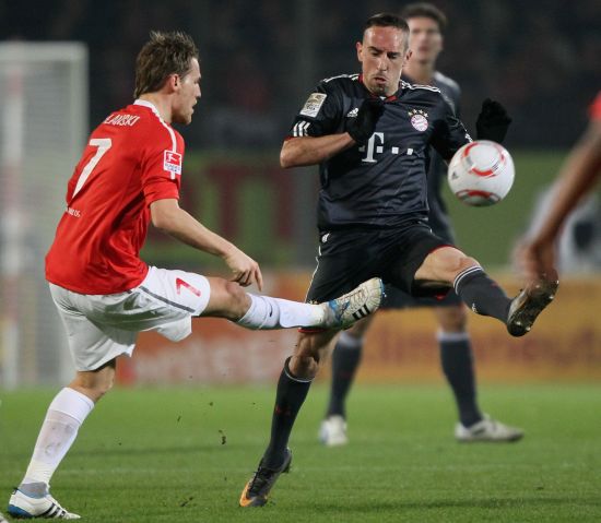 跟队记者：普利希奇和菲利克斯身体状态不在100%，但均可首发.